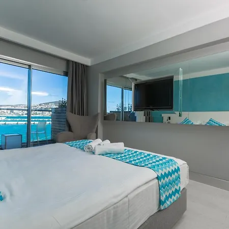 Efe Κουσάντασι