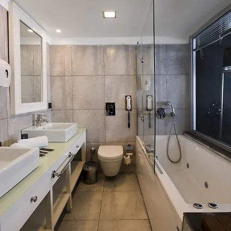 에페 3* 쿠사다시