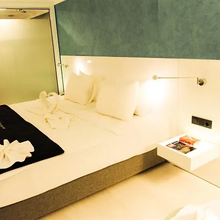 Efe Hotell 3*